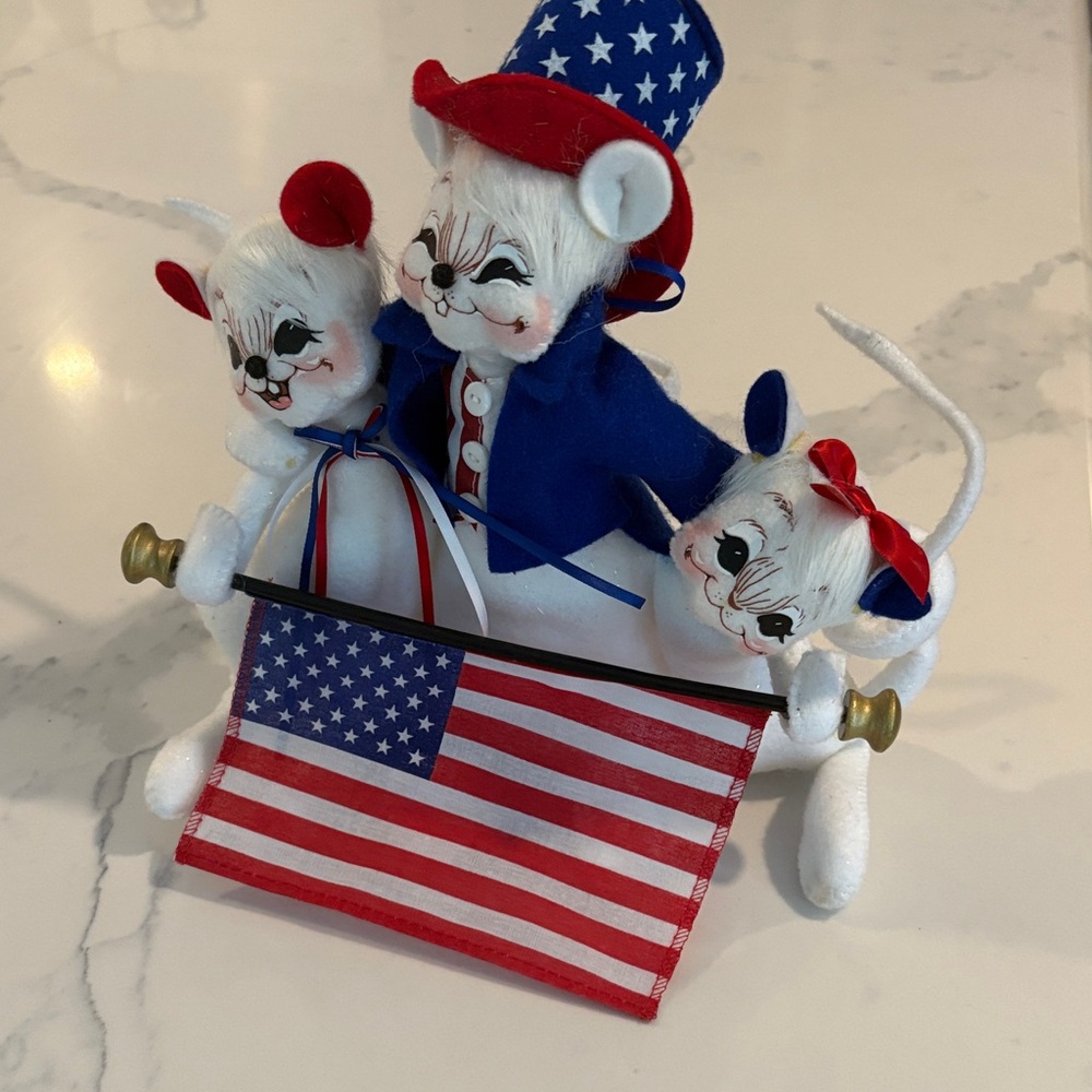 Annalee “Patriotic Bunch” Mouse Figurine with American Flag